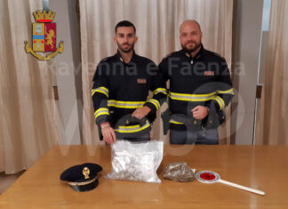 Fermato dalla Polizia con in auto 42 dosi di marijuana e hashish