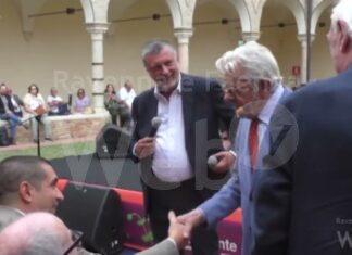 Auguriamo alle lettrici e ai lettori un felice 2024!