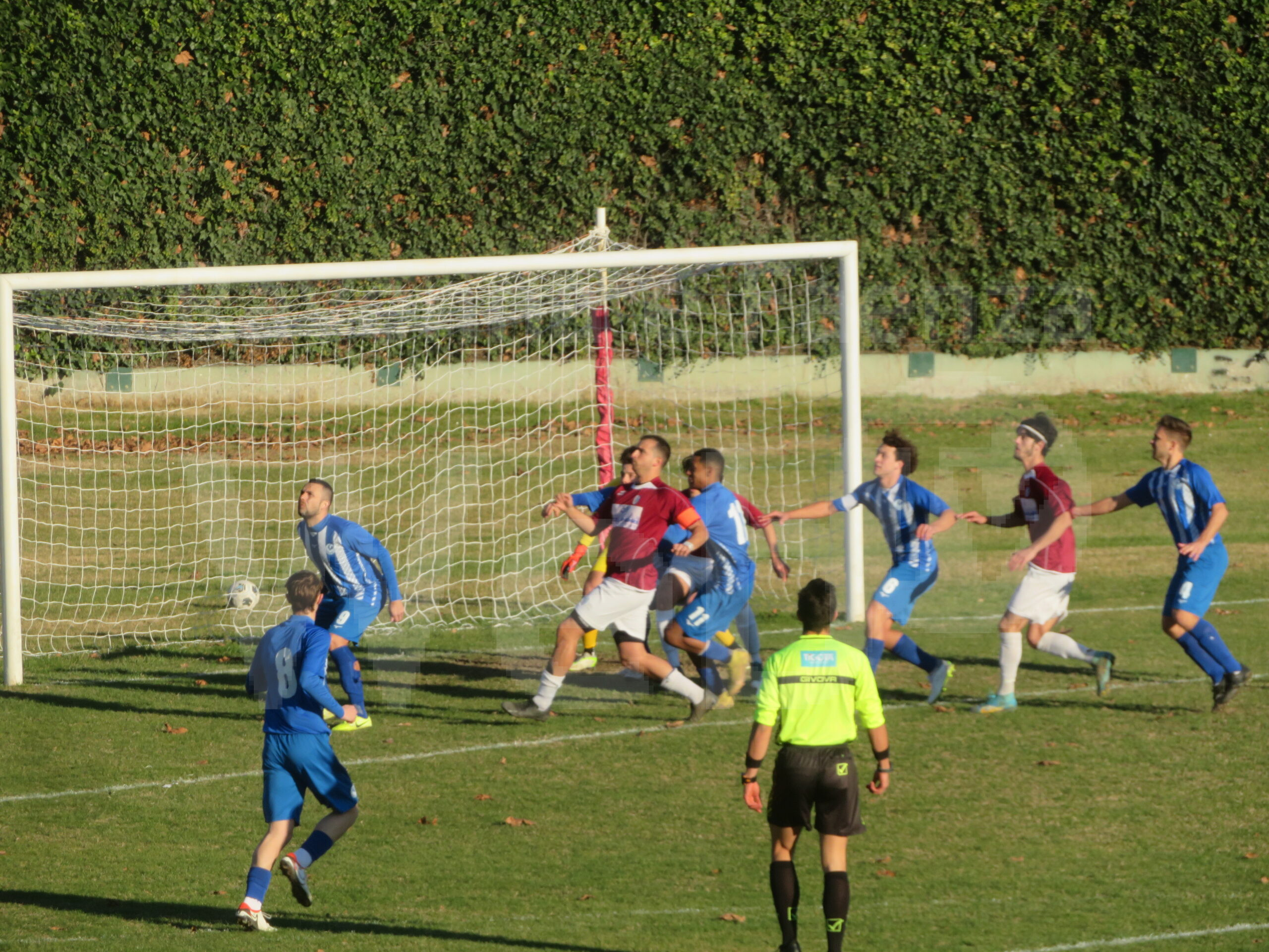 Calcio Con una gemma di Pezzi il Faenza batte il Forlimpopoli