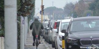 Scippi in serie a novembre segnalati dalle chat di vicinato