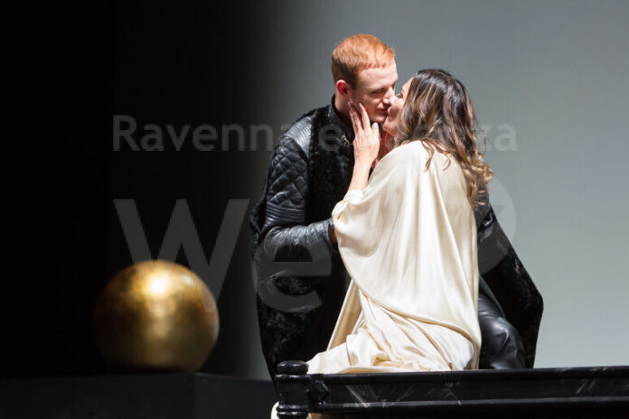 2993bbafb80a5dba5376411f6fd54d4b