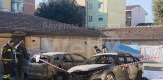 Incendio doloso a Ravenna, tre auto bruciate
