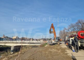 Lavori di consolidamento per riaprire il Ponte delle Grazie. Allestito il cantiere per il ponte Bailey