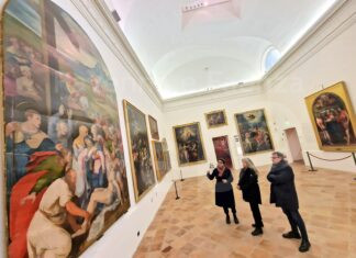 Restaurata la Deposizione di Jacopone da Faenza: la pala d’altare torna in Pinacoteca