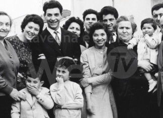 Raccontare le vite dei più anziani, la Compagnia dei Racconti arriva anche a Porto Fuori: si cercano volontari