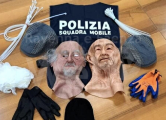Maschere in lattice per fare le rapine come nel film “Point Break”: due arresti