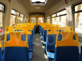 Lavoratori del trasporto scolastico senza certezza sugli stipendi