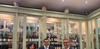 Il sindaco Michele de Pascale in visita ai ristoratori protagonisti della puntata di 4 Ristoranti a Ravenna