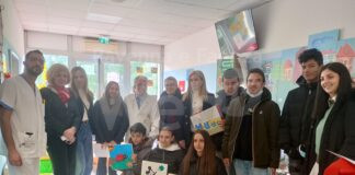 Giochi interattivi e dipinti donati alla Pediatria dagli studenti dell’Olivetti Callegari di Ravenna