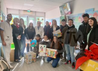 Giochi interattivi e dipinti donati alla Pediatria dagli studenti dell’Olivetti Callegari di Ravenna