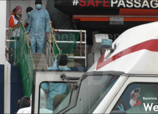 Fughe dalla guerra, rapimenti e riscatti, torture. Medici Senza Frontiere racconta il viaggio dei profughi della Geo Barents