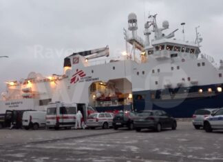 La Geo Barents è arrivata: inizia lo sbarco dei 336 migranti
