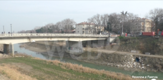 Ponte delle Grazie: i tempi per l’abbattimento e la ricostruzione diventano incerti