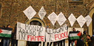 Protesta durante la Nott de Bisò: “Contestiamo il rogo del fantoccio che raffigura un uomo nero”