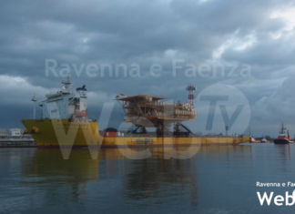 Partita dal porto di Ravenna la piattaforma realizzata da Rosetti Marino per Total