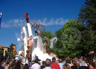 Festa di Primavera a Casola Valsenio: le sfilate dei carri il 25 aprile e il 4 maggio