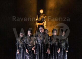 Al Comunale di Russi va in scena Supplici, la tragedia di Euripide con la regia di Serena Sinigaglia.