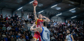 Basket: Fabriano resiste alla rimonta di OraSi Ravenna