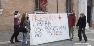 Un presidio in Piazza del Popolo a Ravenna per sostenere il popolo palestinese