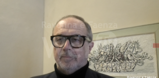 I gruppi WhatsApp contro Fusignani: “Chiarisca a chi si riferiva con ‘pseudo chat’ “