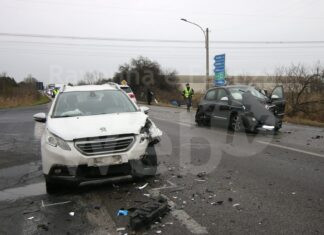 Scontro fra tre auto, adriatica bloccata