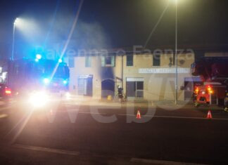 Incendio a Fornace Zarattini, in fiamme un ufficio