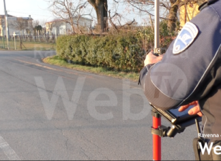 Incidente in via San Pier Laguna: ciclista trasportato al Bufalini