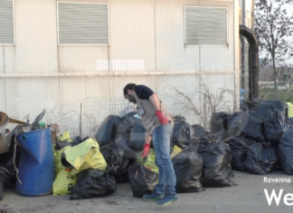 Il mondo che vorrei e Axat ripuliscono l’area dell’ex cantine Zanzi: tanti i rifiuti trovati