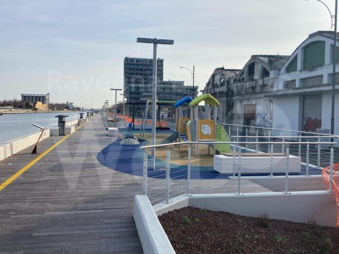 03ee505a-3d3d-4474-894c-2a50827a74d5