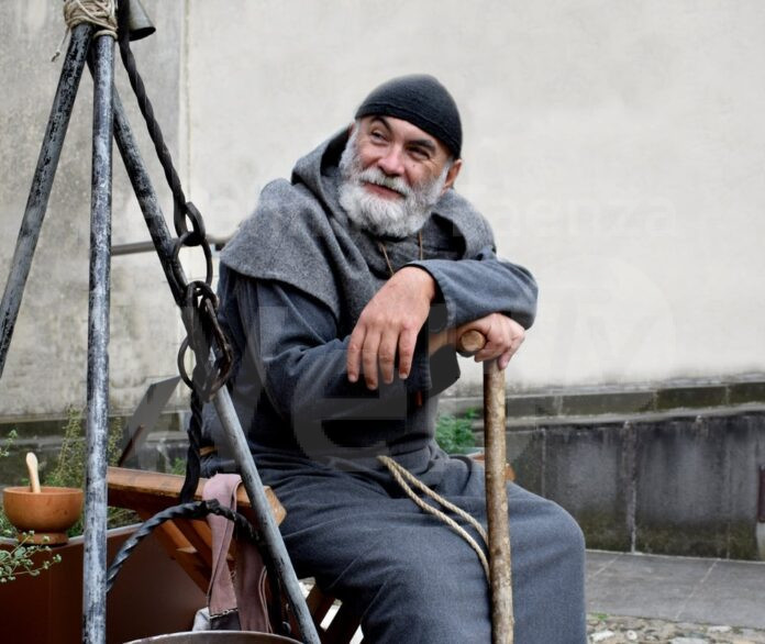 1d83fee4-59b9-4e8e-a636-f3c0d82f3b71