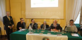 Presentazione di “Ravenna Stra/ordinaria”, sala esaurita al Circolo Ravennate e dei Forestieri