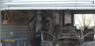 A fuoco il furgone del Centro Revisioni a Fornace Zarattini