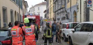 Appartamento invaso dal fumo in pieno centro, via Cerchio chiusa per precauzione