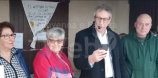 Nuovo presidio dei sostenitori di Mauro Guerra per chiedere l’apertura del nuovo ambulatorio