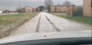 Grandine mista neve fra Bagnacavallo e Russi: strade e campi imbiancati