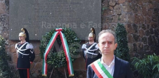 Il presidente del Consiglio comunale Massimo Cameliani alle Fosse Ardeatine in memoria del carabiniere ravennate Giovanni Frignani
