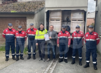 Consegnate 70 cassettiere doppie e sei bancali di basi letto al Comitato cittadino di Fornace Zarattini