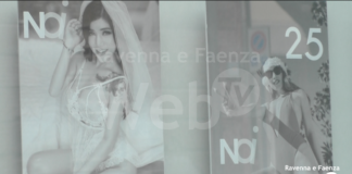 Foto sensuali sulla sede elettorale. Polemiche a Lugo: “Vogliamo far scaturire domande”