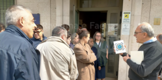 A Santa Teresa esposta la targa simbolo dell’8xmille: i fondi destinati all’ampliamento della Casa della carità