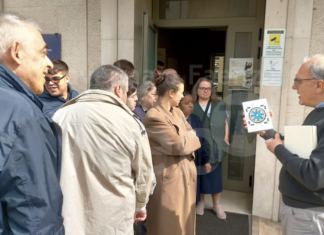 A Santa Teresa esposta la targa simbolo dell’8xmille: i fondi destinati all’ampliamento della Casa della carità