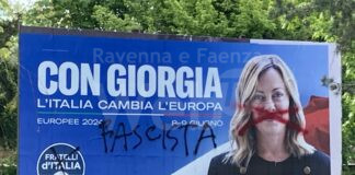 Il 25 aprile imbrattati i cartelloni elettorali in viale Randi di Giorgia Meloni