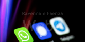 WhatsApp cambia, dall’11 aprile messaggi anche da altre chat