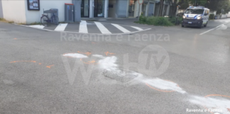 Faenza: Scontro furgone-bici in Piazza Bologna: bambino di 11 anni trasportato al Bufalini