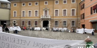 Nuovo presidio in Piazza dell’Aquila per i sostenitori di Mauro Guerra: “Chiediamo l’apertura dell’ambulatorio”
