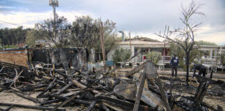 Punta Marina: incendio doloso al BBK all’alba. Salva la struttura, bruciata recinzione e tavoli