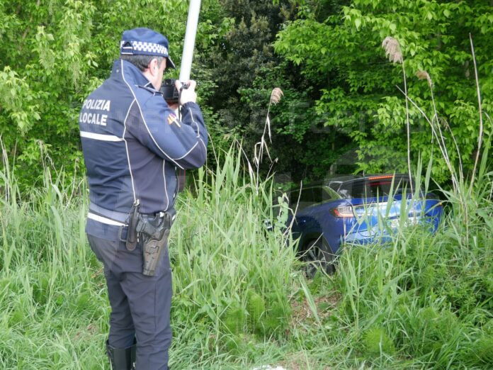 baec0f83-b5e4-4ff6-86f6-c4cb3a1fd874