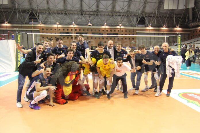 5b3d1521-4afc-4483-918a-48e6499037cf