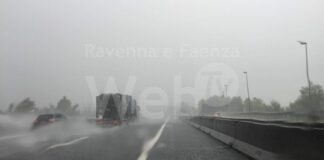 Nubifragio allaga l’autostrada A14, all’uscita di Fornace Zarattini. Traffico bloccato