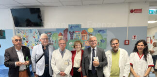 25 anni di accoglienza delle famiglie ravennati: Ravenna-Belarus dona un sistema di ipnosi digitale alla Pediatria di Ravenna