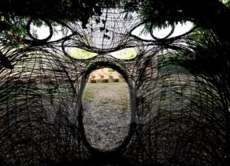 Cotignola: «La rivoluzione dei matti», due laboratori di land art in vista dell’arena delle balle di paglia